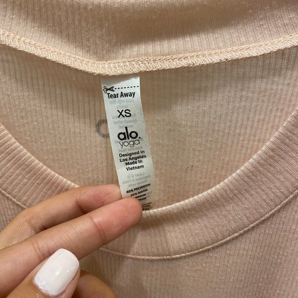 NWT Alo Yoga Heatwave Tank in Nectar - Picture 4 of 6